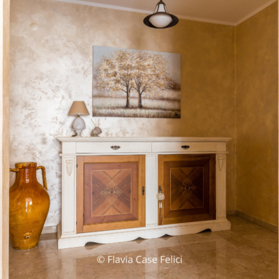 home staging in Puglia - casa in vendita - ingresso