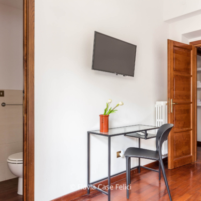 home staging di casa vacanze a Roma - camera con bagno