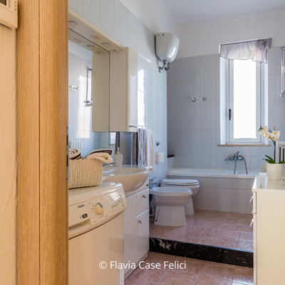home staging in Puglia -casa in vendita - bagno