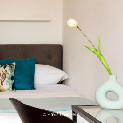 home staging di casa vacanze a Roma - camera (dettaglio)